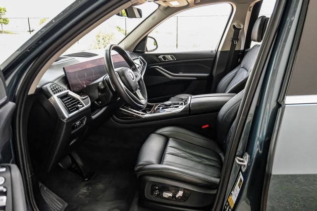 Used 2023 Blue BMW xDrive40i image 3