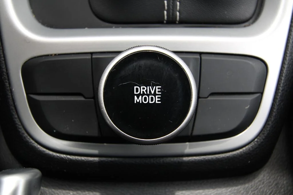 Used 2025 Gray Hyundai SEL image 25