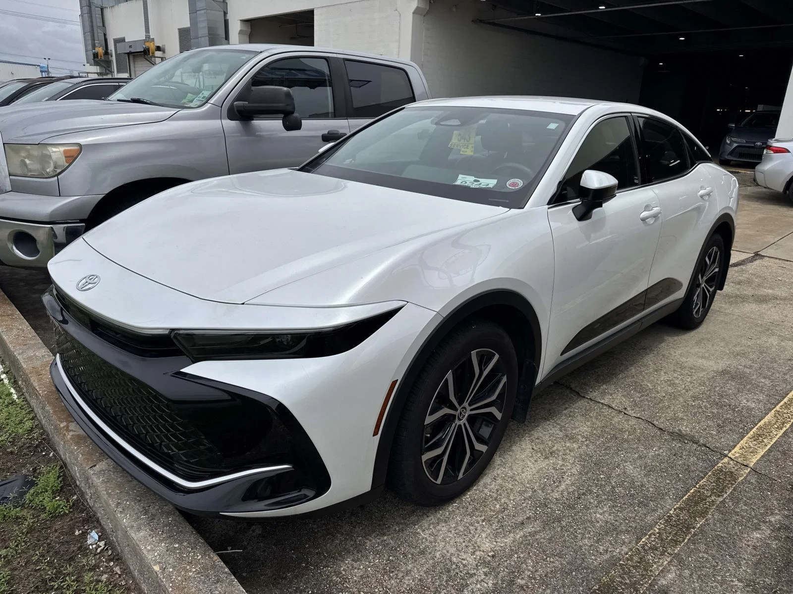 Used 2023 Oxygen White Toyota XLE image 11