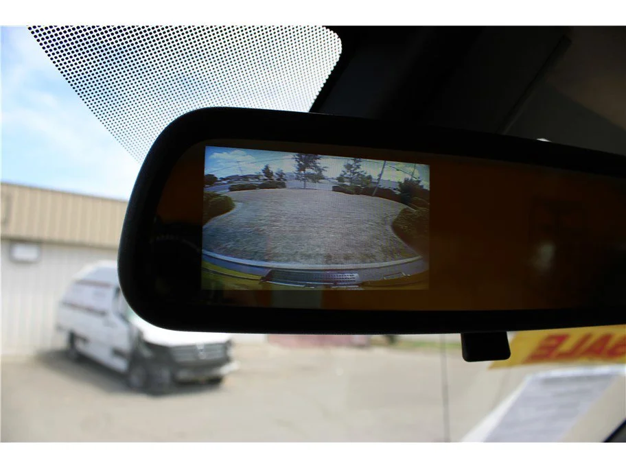 Used 2021 Special Exterior Color GMC Cutaway Van 2D image 22