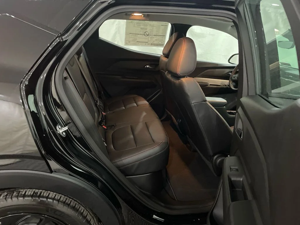 2027 Chevrolet Bolt RS - Photo 25