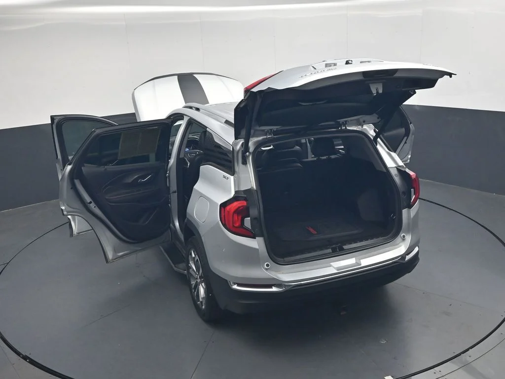 Used 2021 Silver GMC SLT image 53