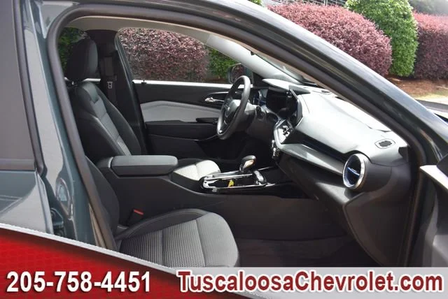 Used 2025 Cypress Gray Chevrolet LT image 21