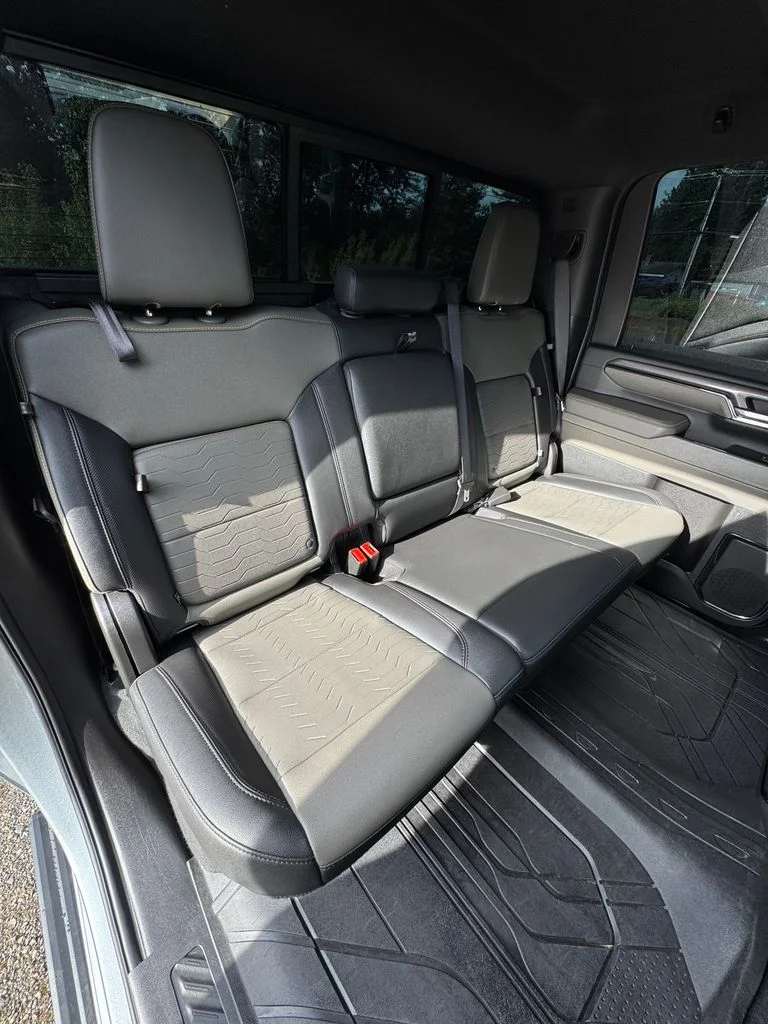 2024 Chevrolet Silverado 2500HD ZR2 - Photo 35
