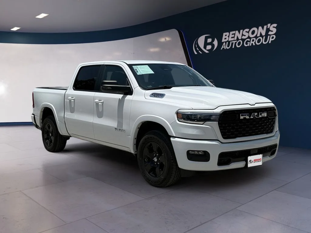Used 2025 White Ram Big Horn/Lone Star image 7
