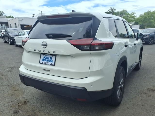 Used 2024 White Nissan S image 8