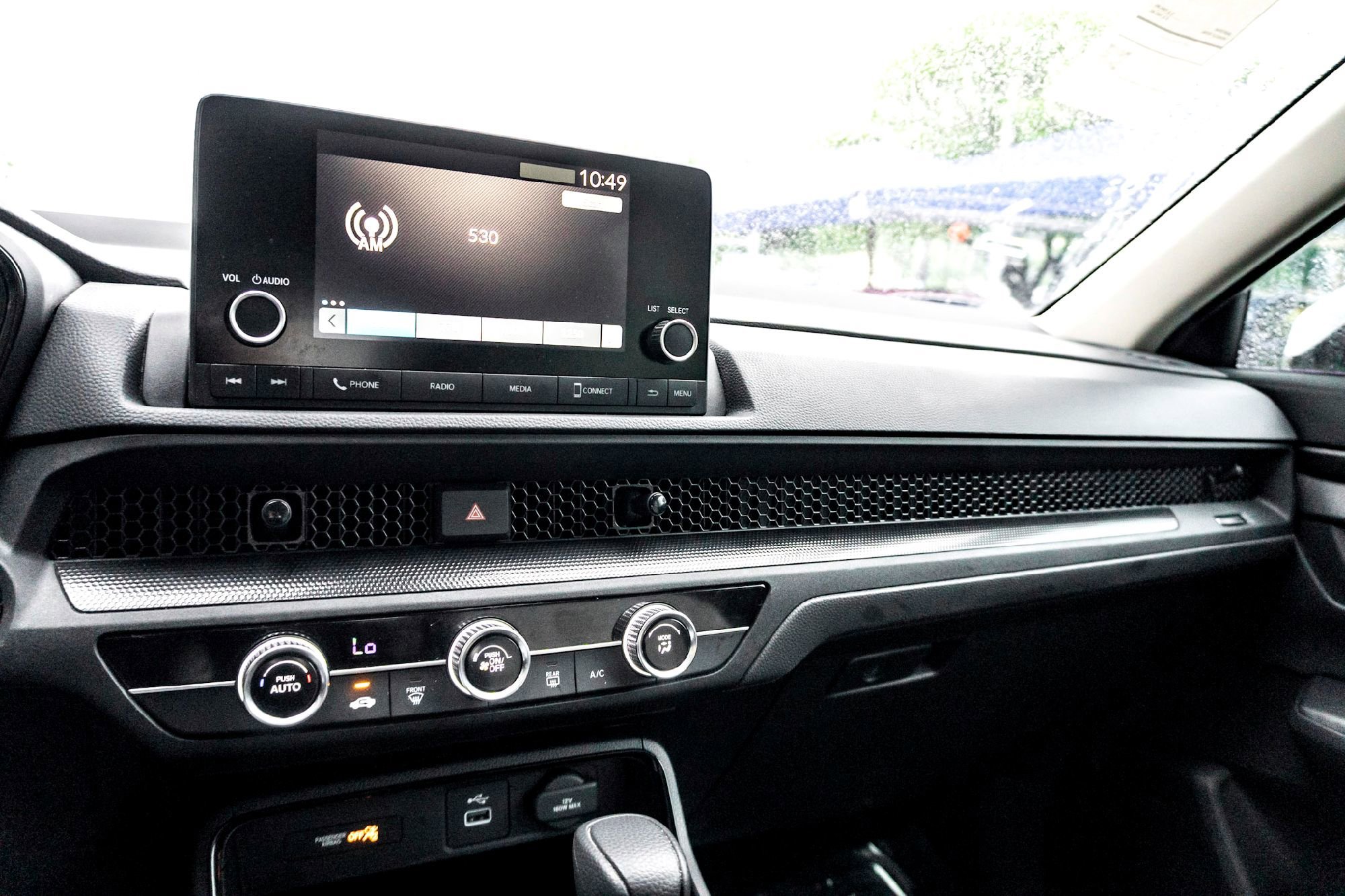 Used 2025 Platinum White Pearl Honda LX image 23