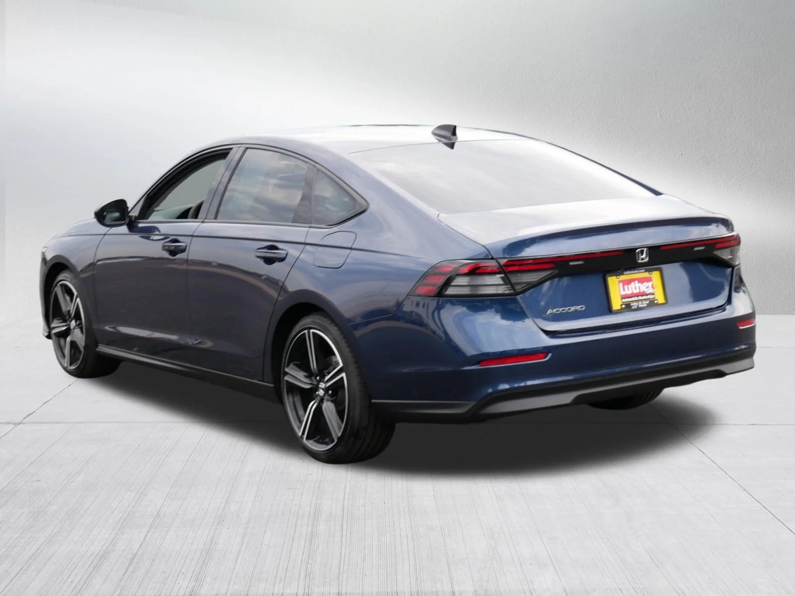 Used 2026 Canyon River Blue Metallic Honda SE image 5