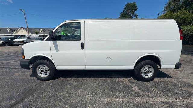 2021 GMC Savana Cargo Work Van - Photo 35