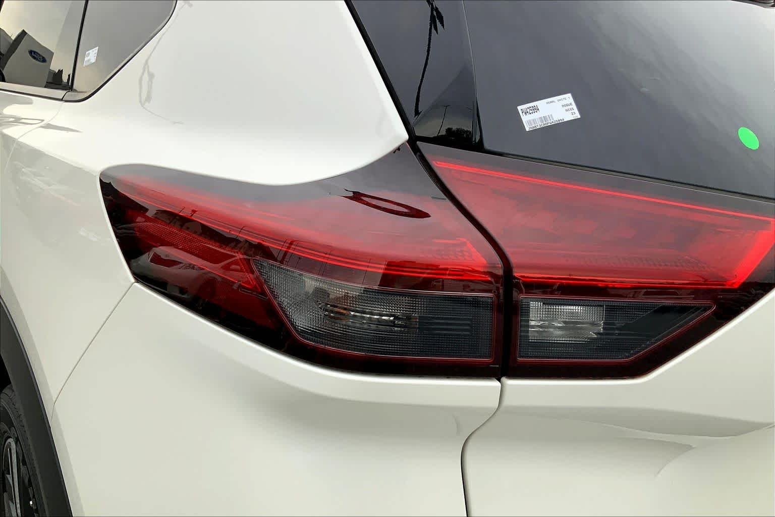 Used 2023 Pearl White Tricoat/Super Black Nissan SL image 52