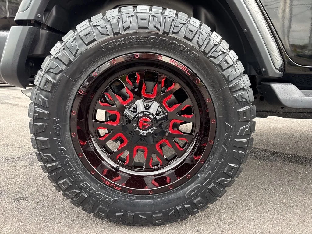 Used 2020 Black Jeep Unlimited Sahara image 11