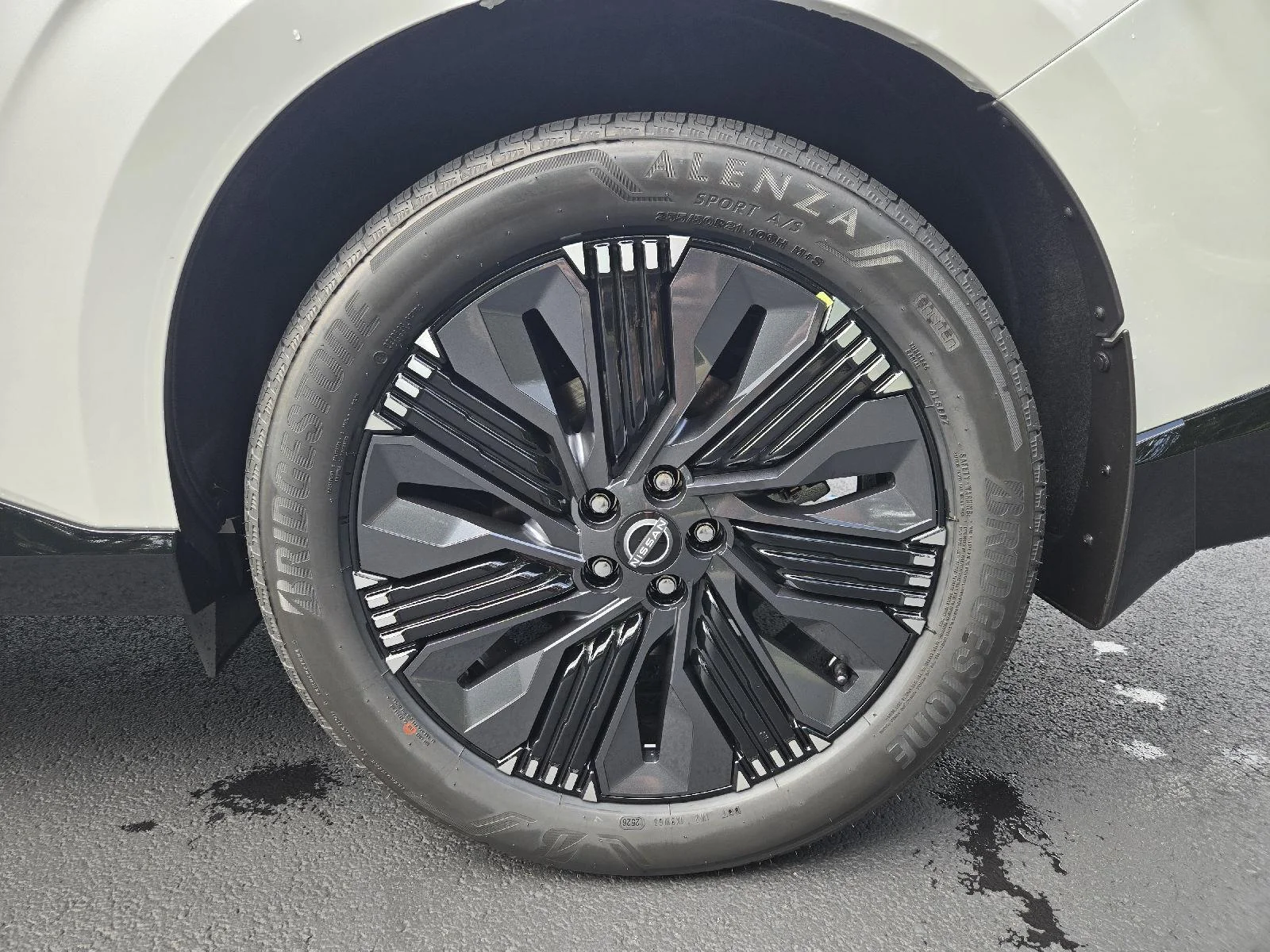 New 2027 Everest White Pearl Tricoat Nissan Platinum image 9