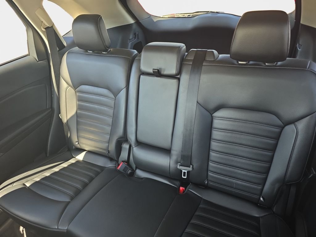 Used 2022 Silver Metallic Ford SEL image 19