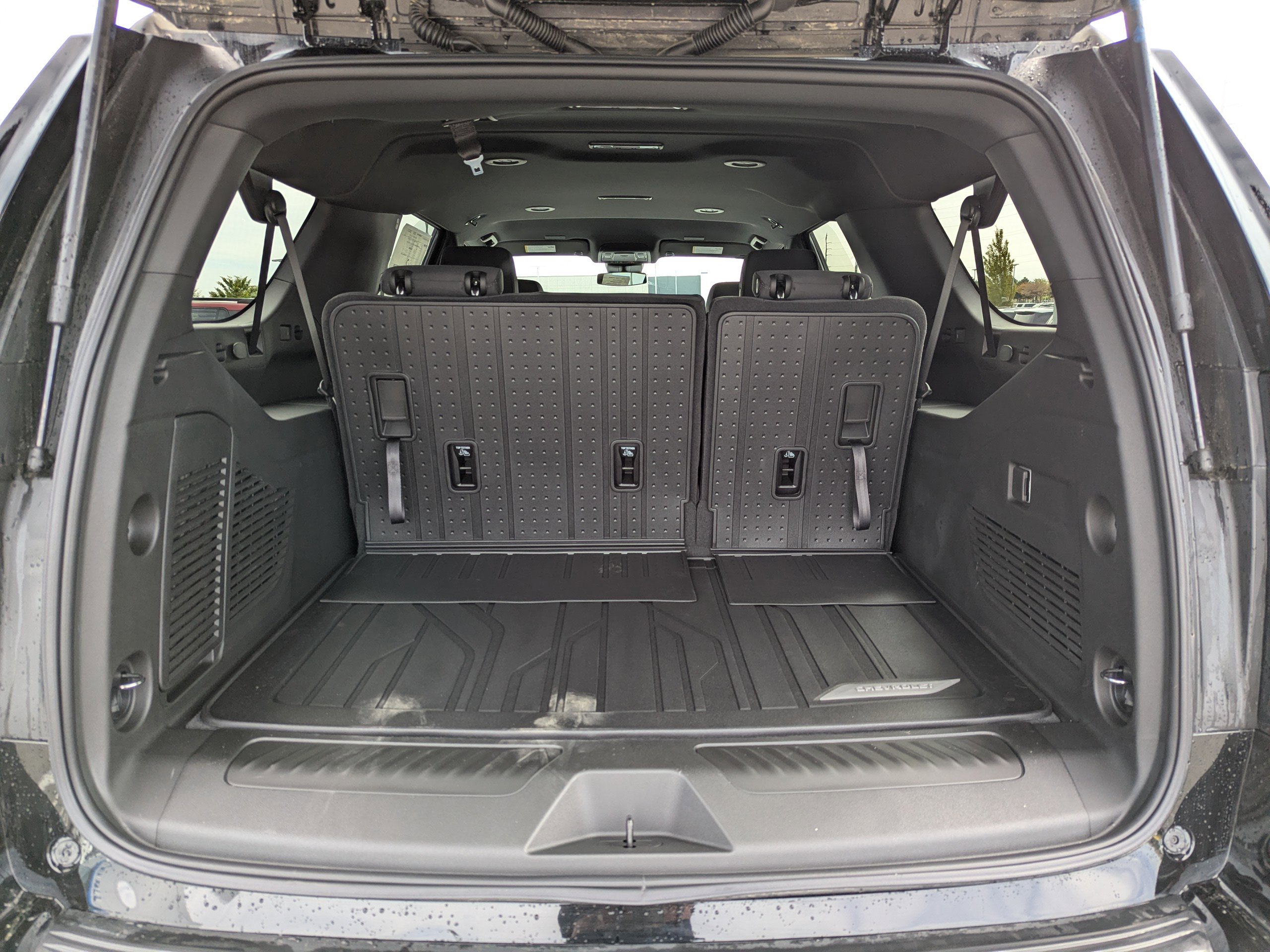 2026 Chevrolet Suburban LS - Photo 36