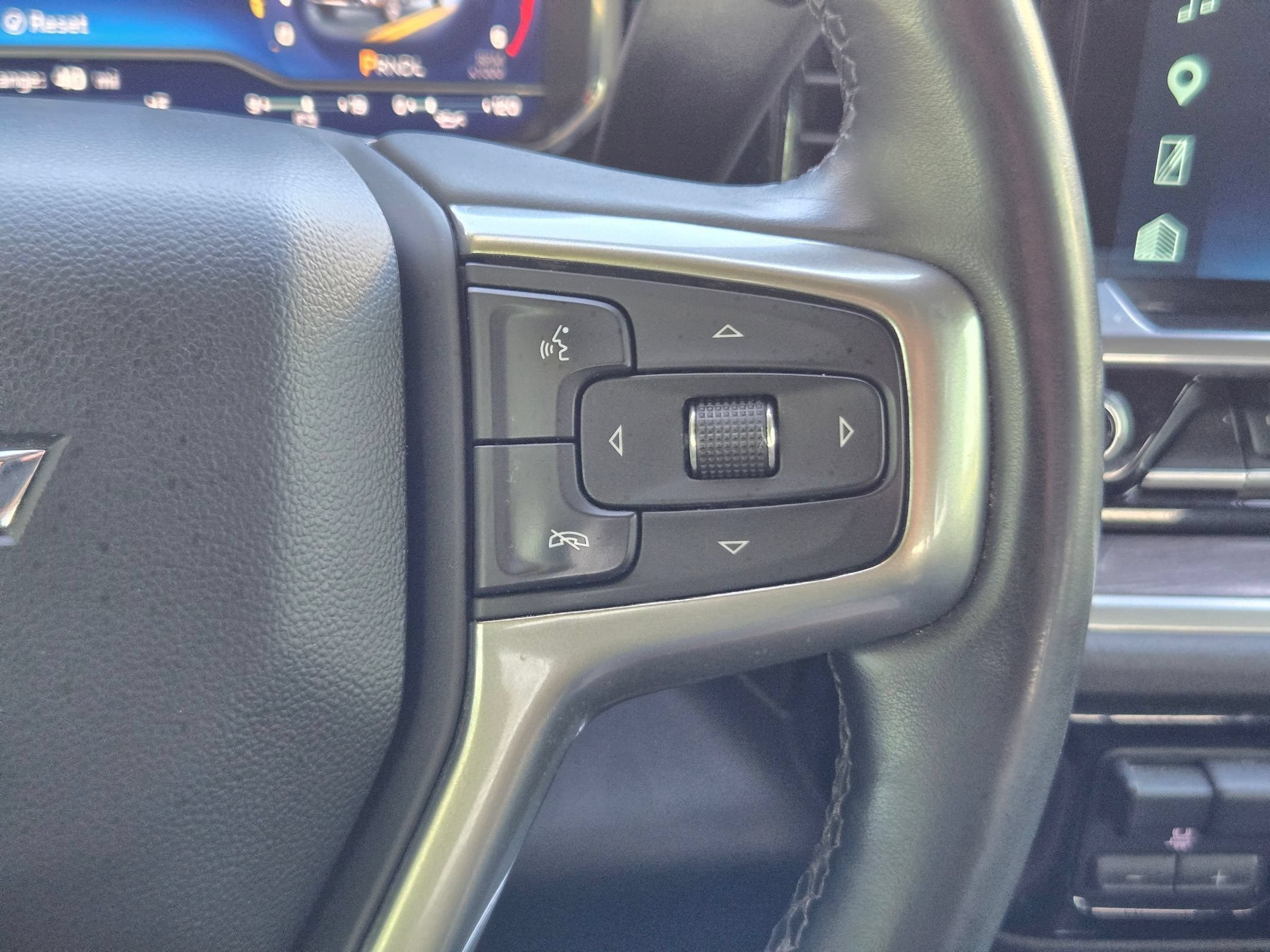 Used 2024 Iridescent Pearl Tricoat Chevrolet LTZ image 13