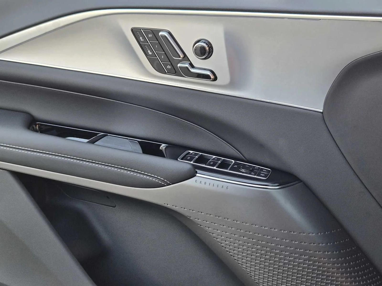 2027 Cadillac LYRIQ Sport - Photo 15