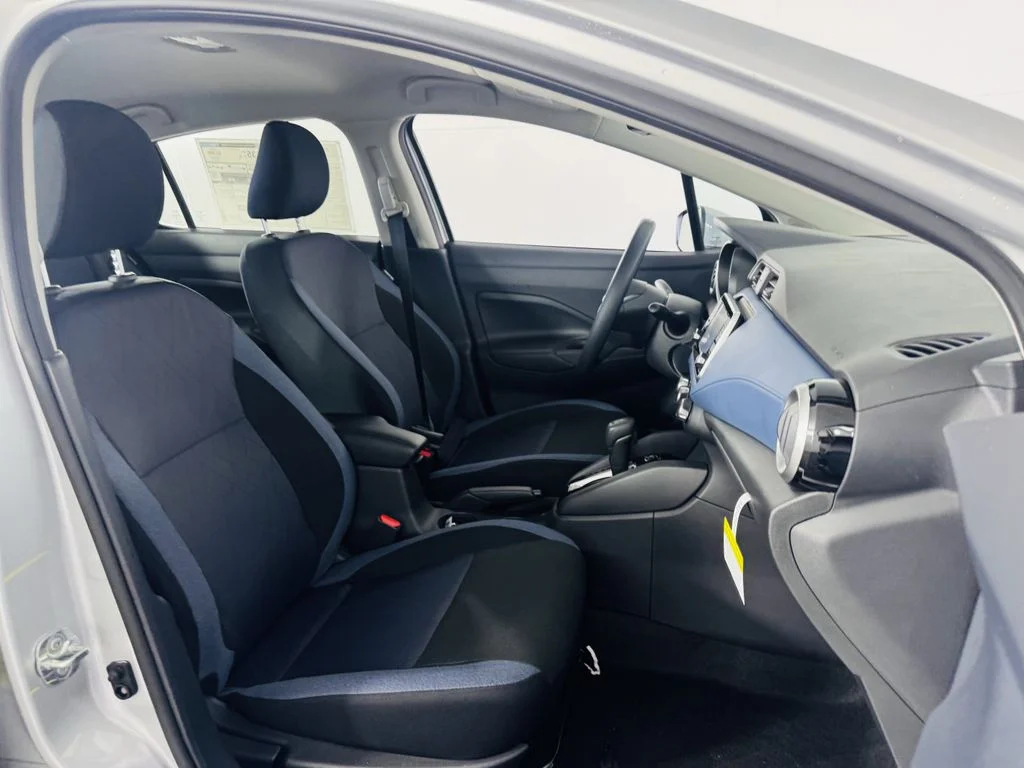 Used 2025 Silver Nissan 1.6 SV image 24