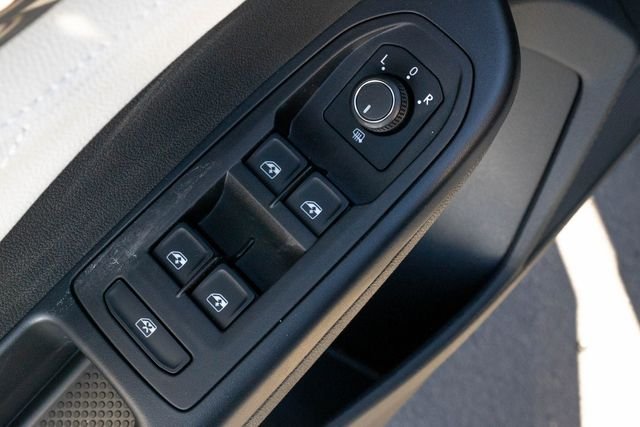 2025 Volkswagen Taos SEL - Photo 14