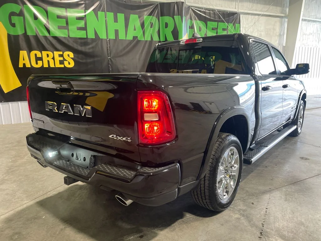 New 2026 Diamond Black Crystal Pearl-Coat Exterior Paint RAM Big Horn image 5