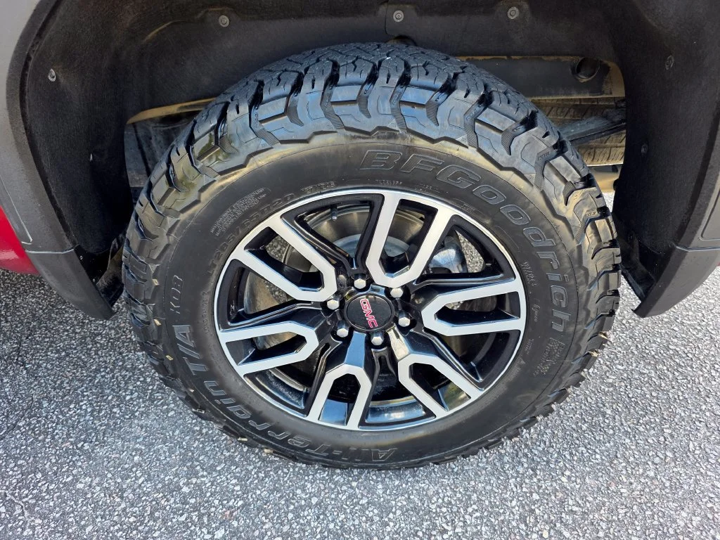 Used 2025 Volcanic Red Tintcoat GMC AT4 image 31