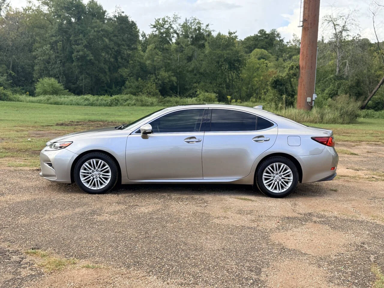 Used 2017 Silver Lexus Base 4dr Sedan image 2