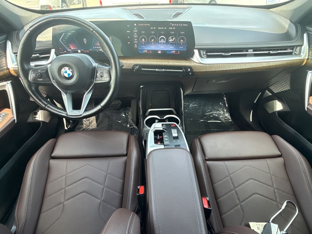 Used 2023 Gray BMW xDrive28i image 19