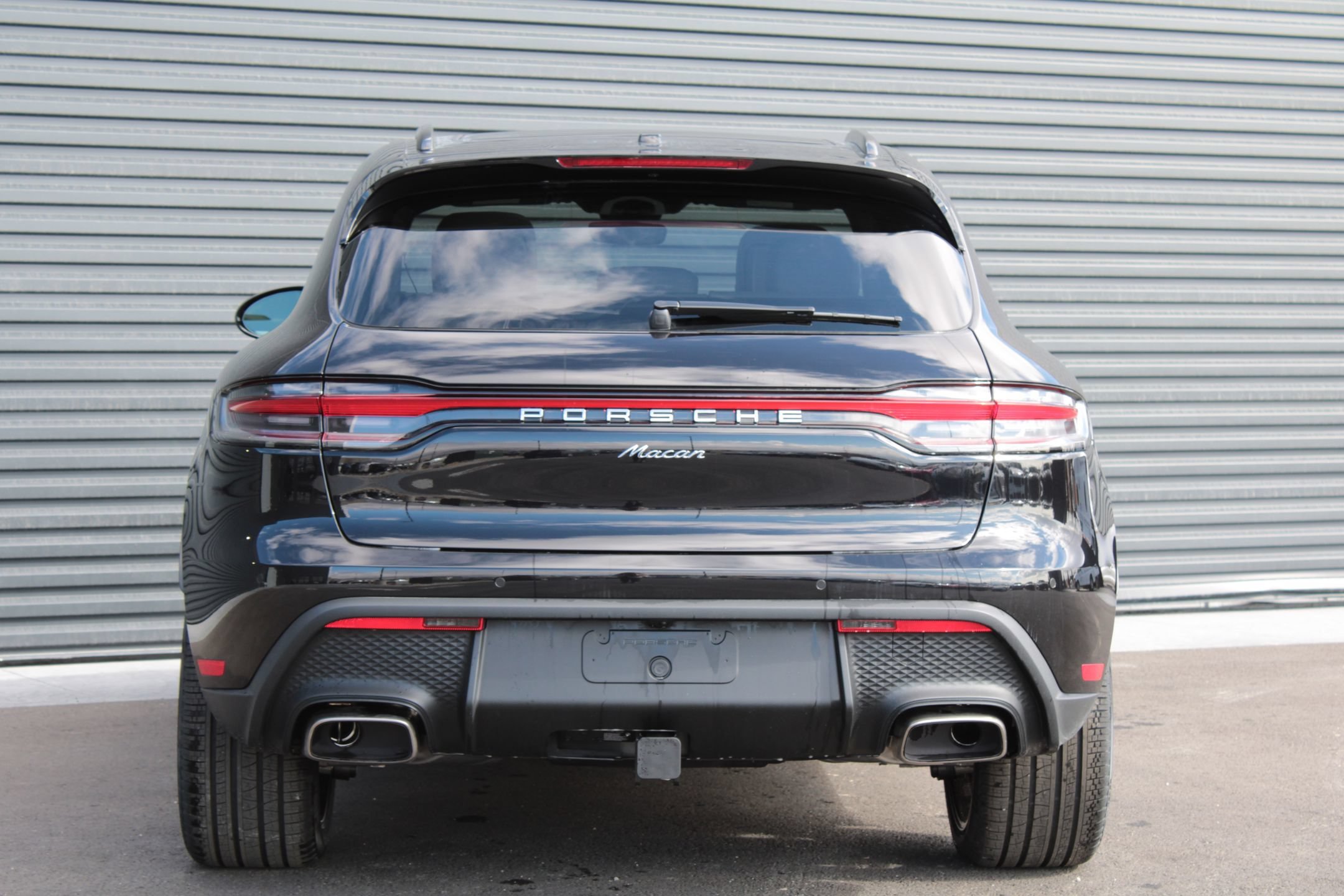 2026 Porsche Macan T - Photo 10
