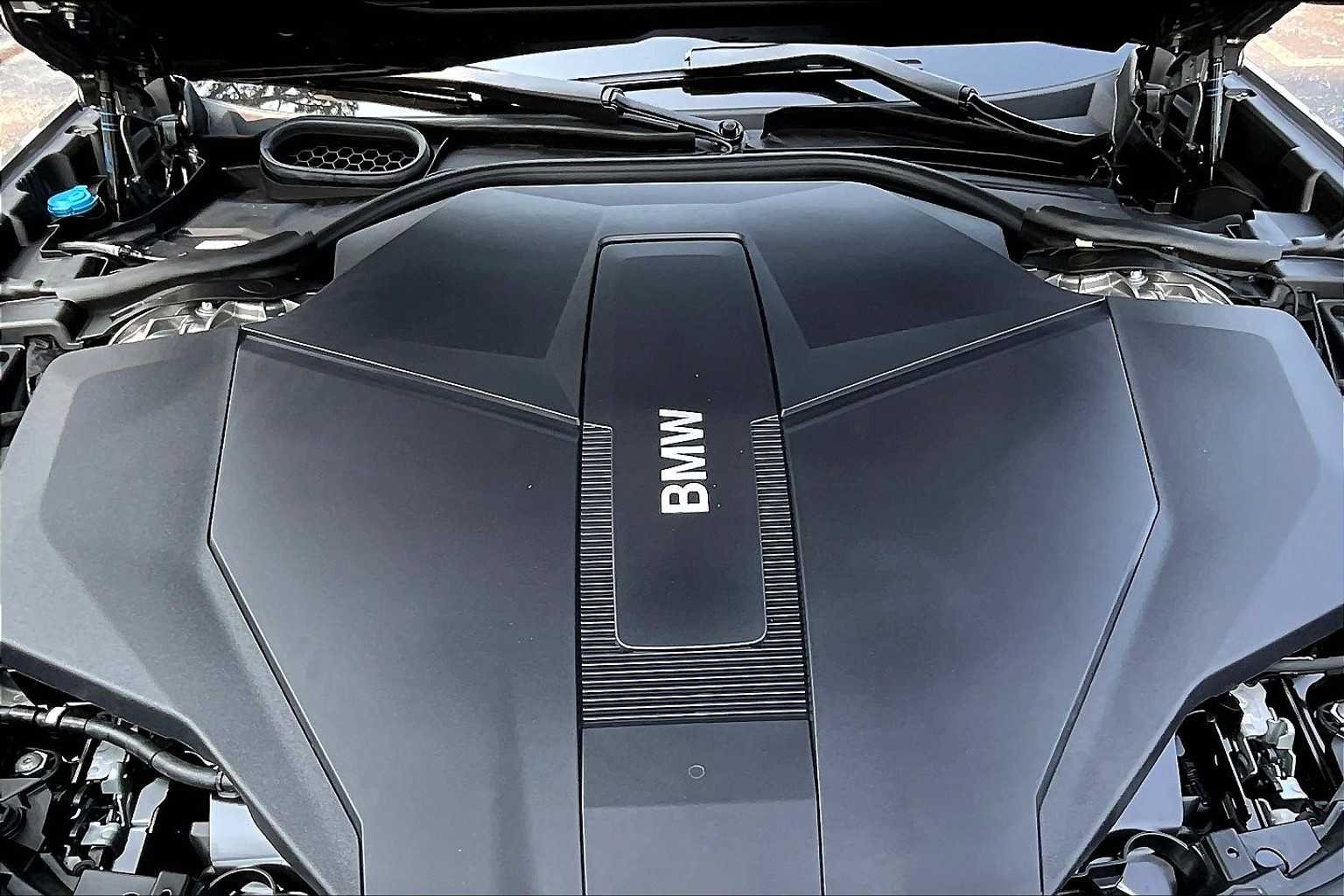 2025 BMW i7 50 - Photo 16
