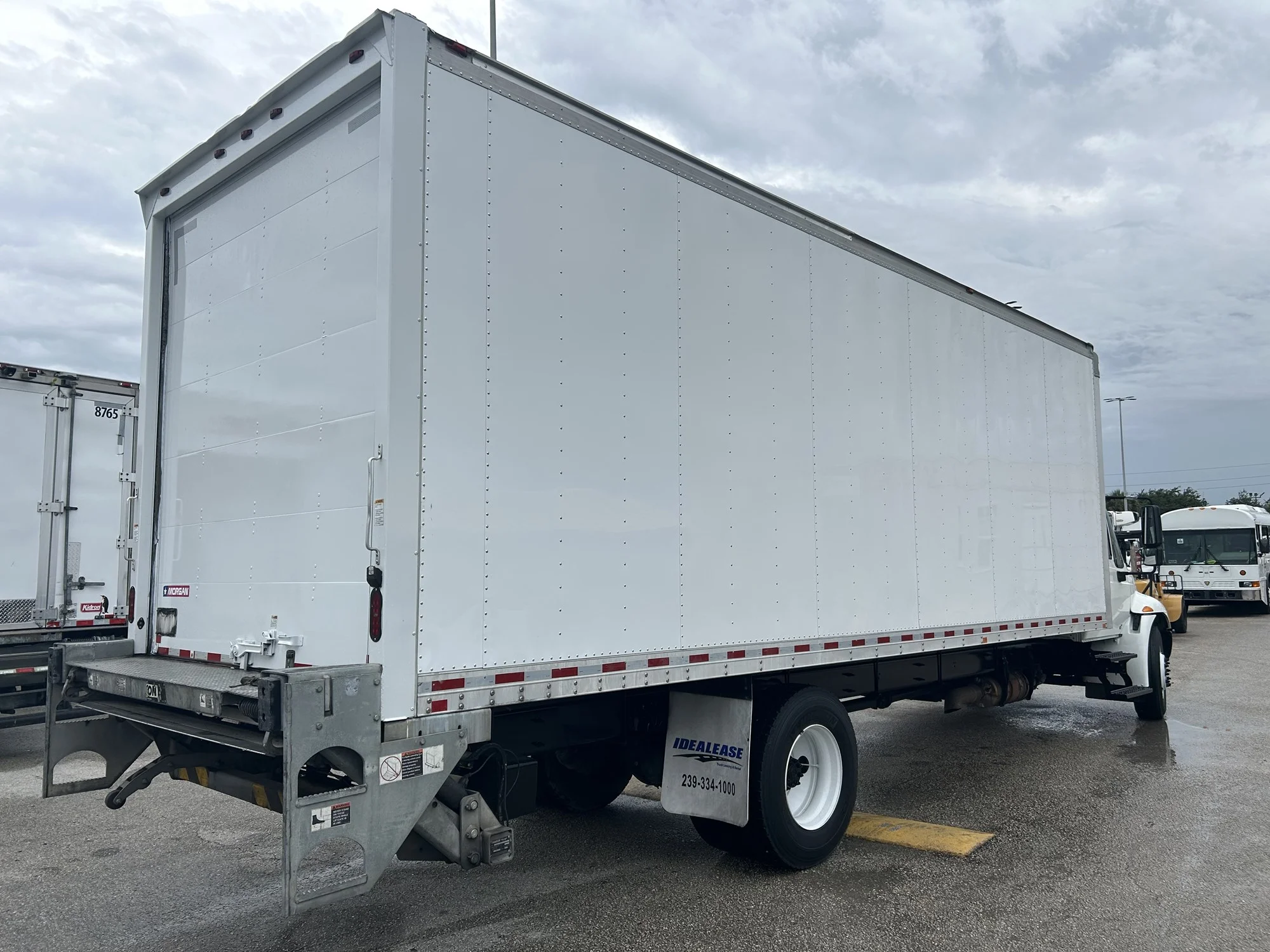 Used 2019  INTERNATIONAL Box Truck image 6