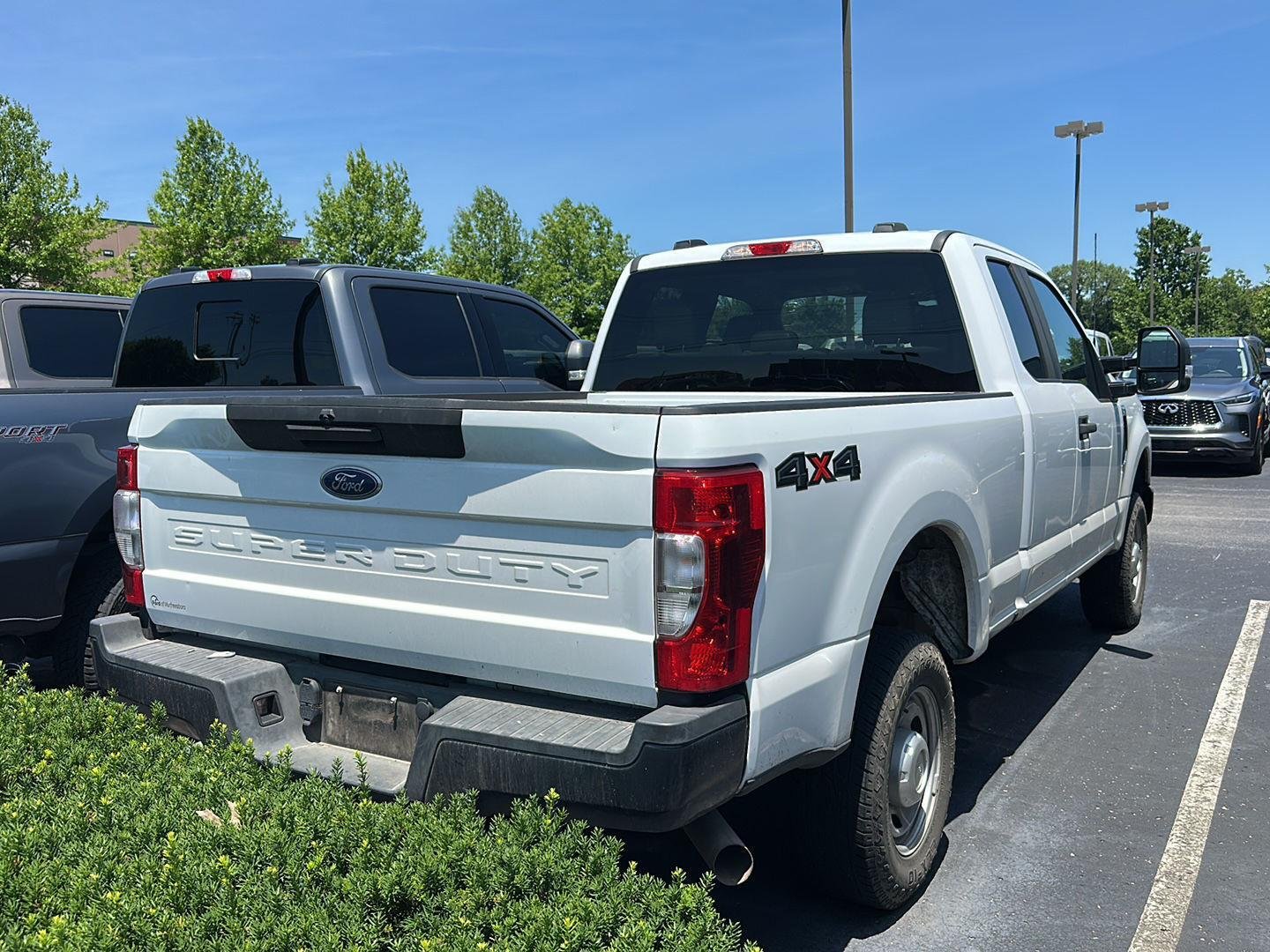 Used 2022 Oxford White Ford XL image 3