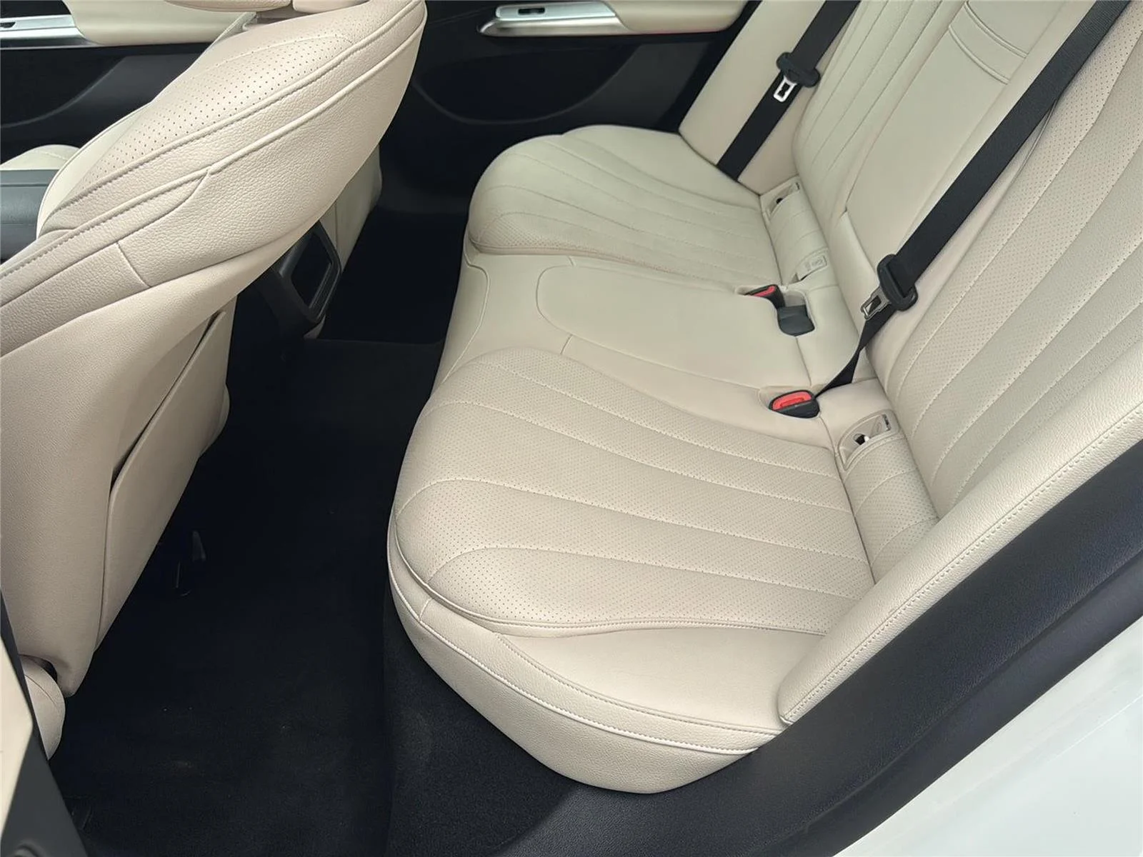 Used 2025  Mercedes-Benz E 350 image 22