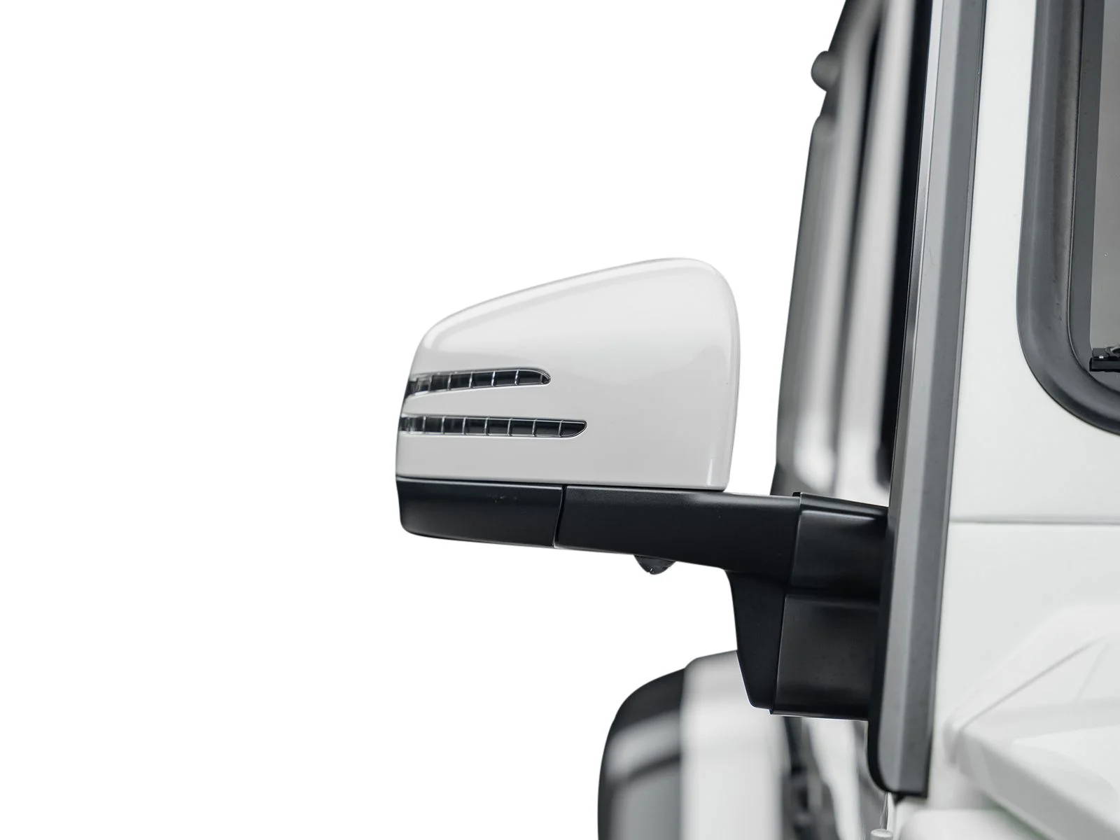 Used 2017 White Mercedes-Benz G 550 Squared image 8