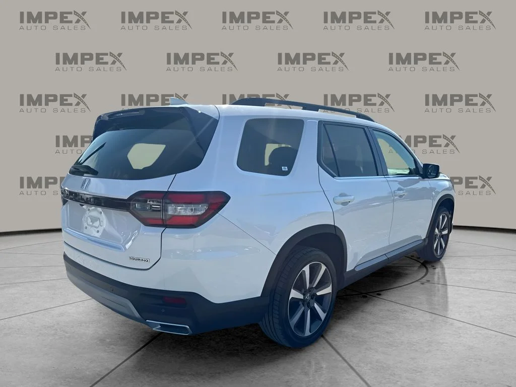 Used 2024 White Honda Touring image 5