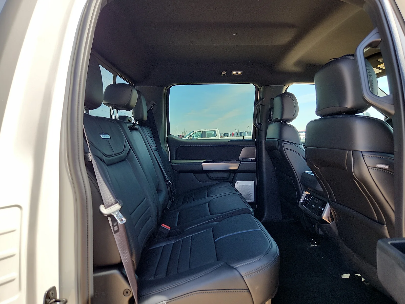 New 2026 Star White Metallic Tri-Coat Ford F-250® Platinum® image 19