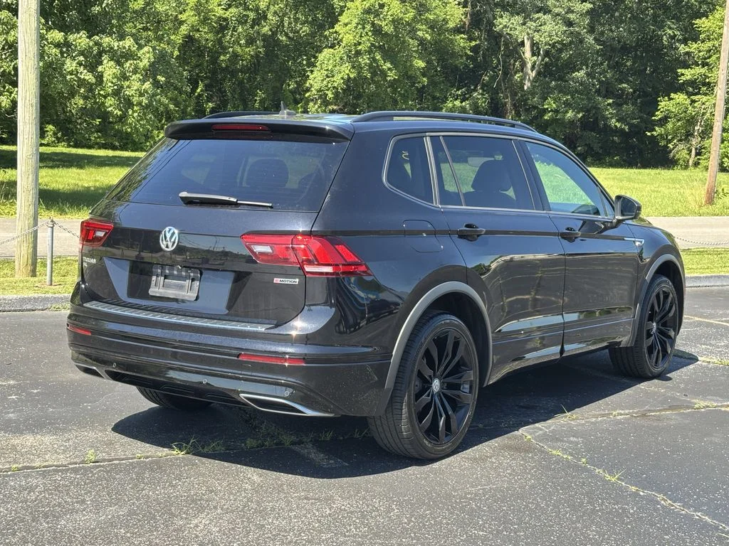 Used 2021 Black Volkswagen 2.0T SE R-Line Black image 9