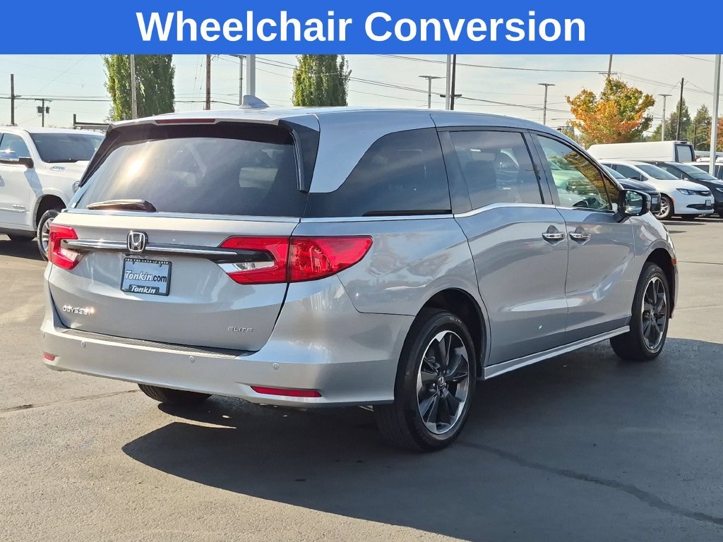 Used 2024 Silver Honda Elite image 6
