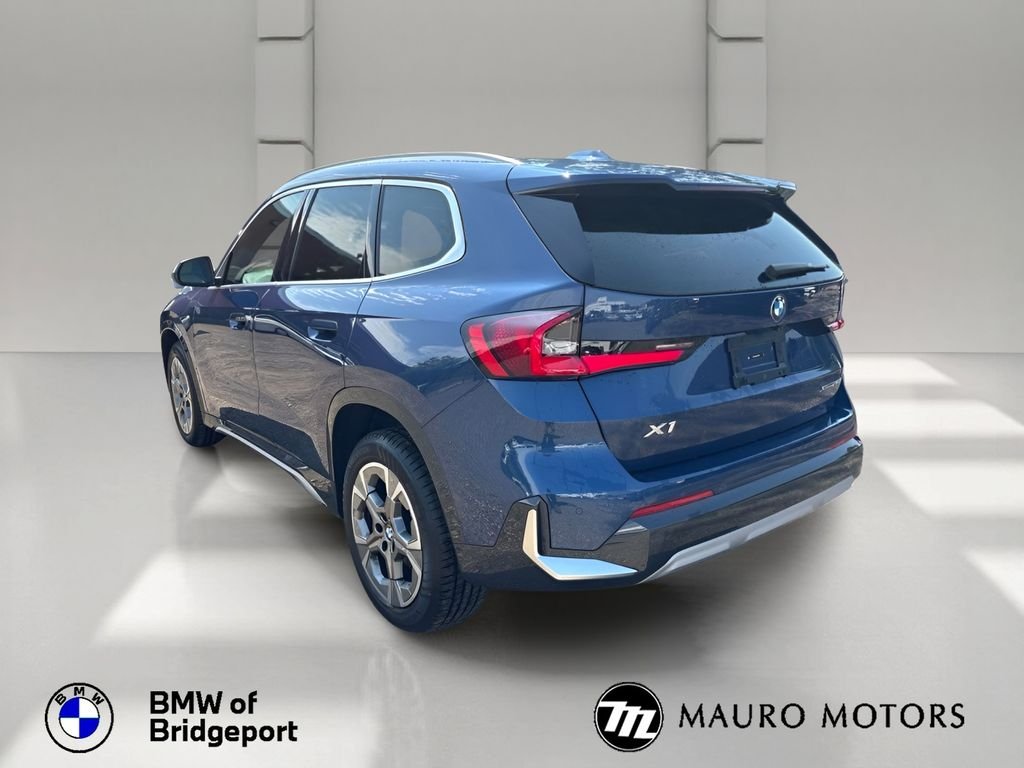Used 2023 Blue BMW xDrive28i image 4