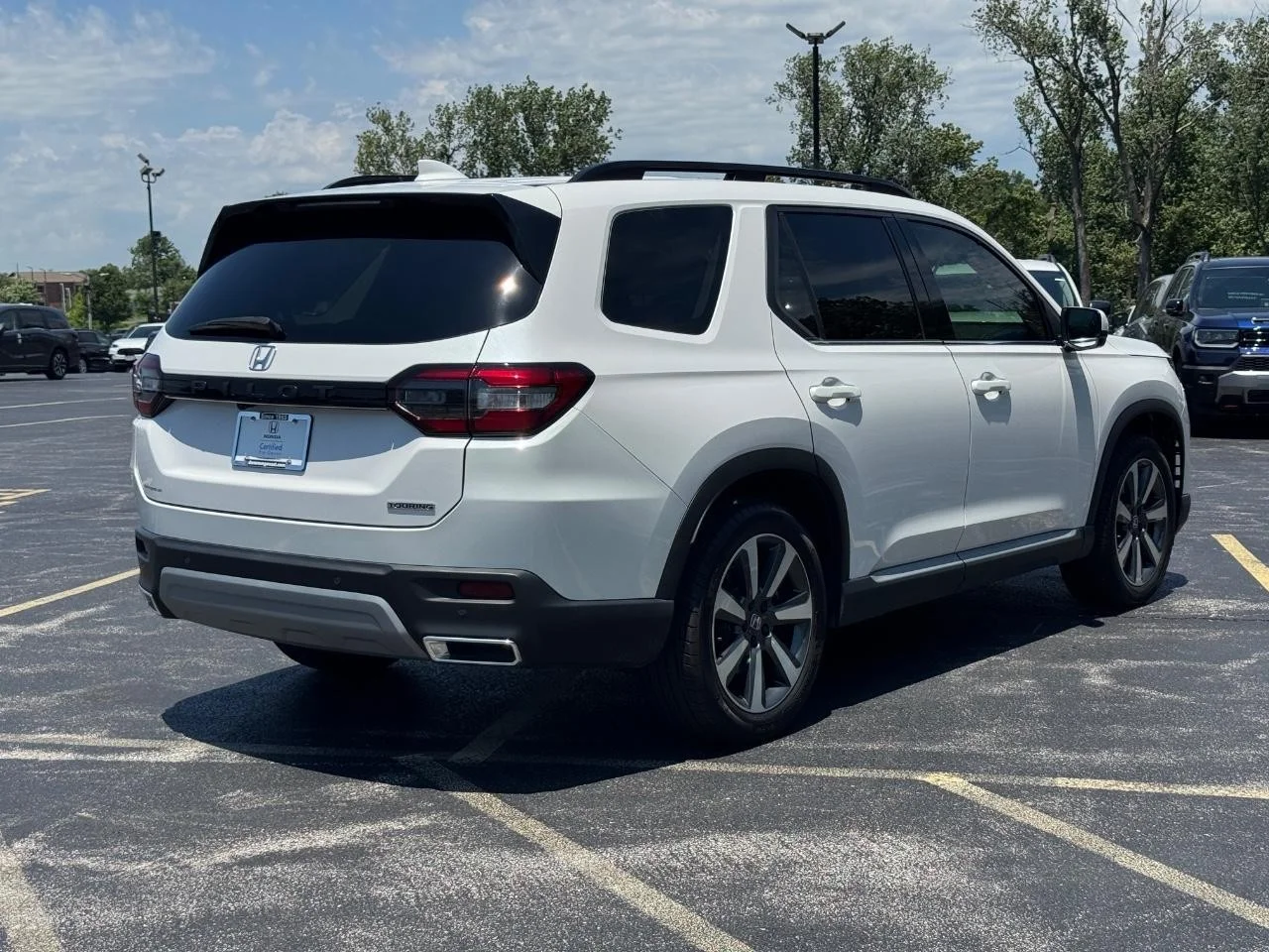 2025 Honda Pilot Touring - Photo 16