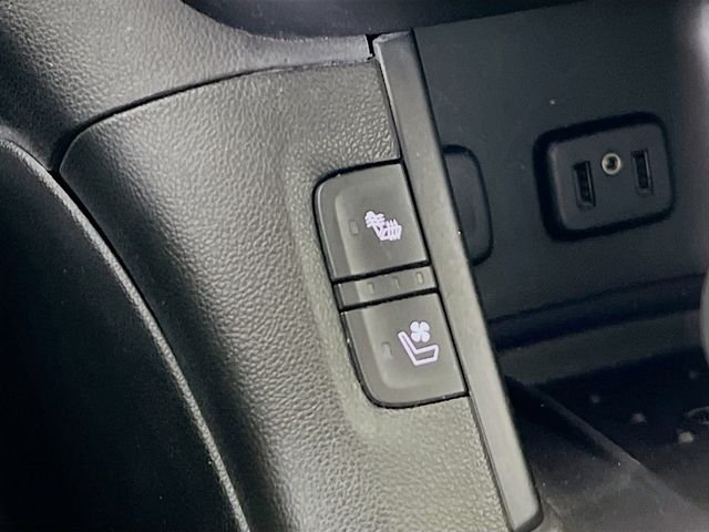 2017 GMC Acadia Denali - Photo 22