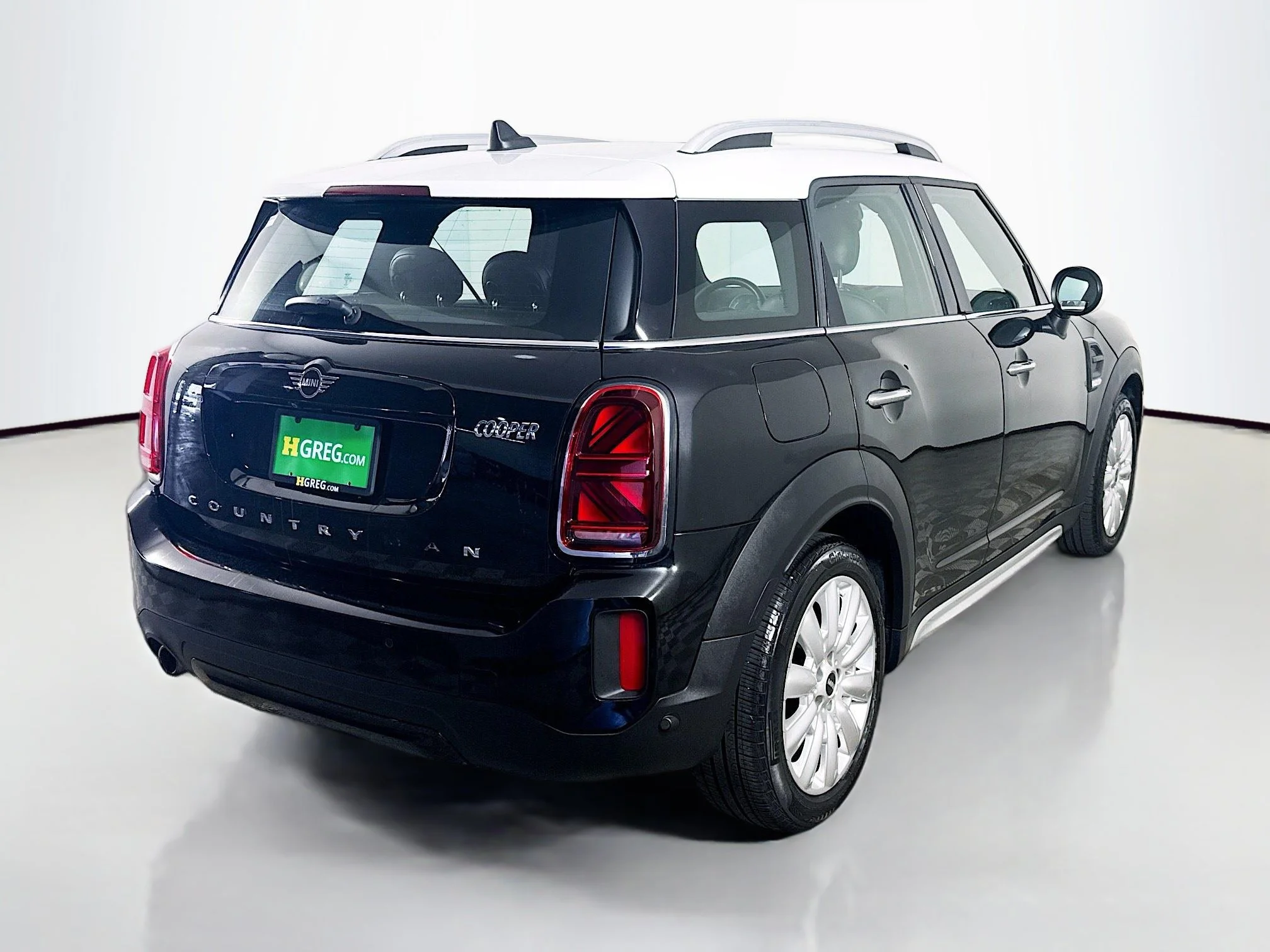 Used 2022 Midnight Black Metallic MINI Oxford Edition image 7