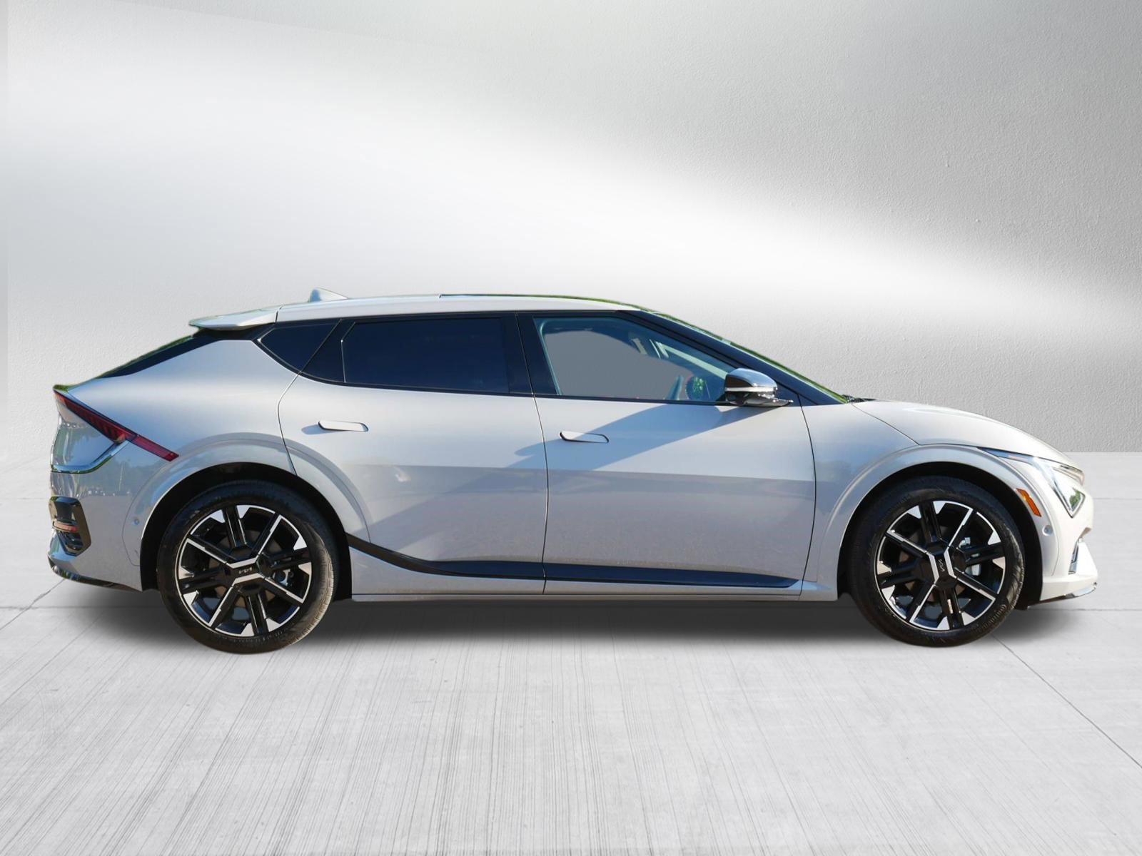 Used 2025 Wolf Gray Kia GT-Line image 9