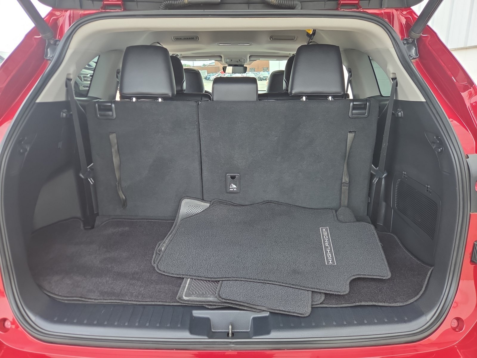 2020 Toyota Highlander XLE - Photo 17