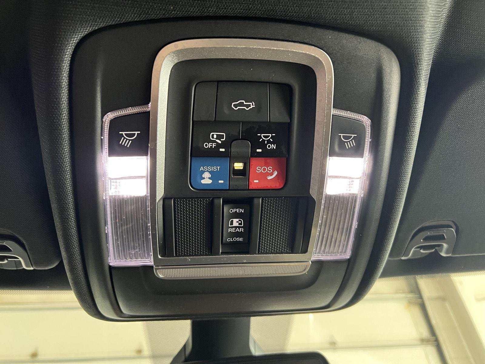 Used 2019 Delmonico Red Pearlcoat Ram Laramie image 14
