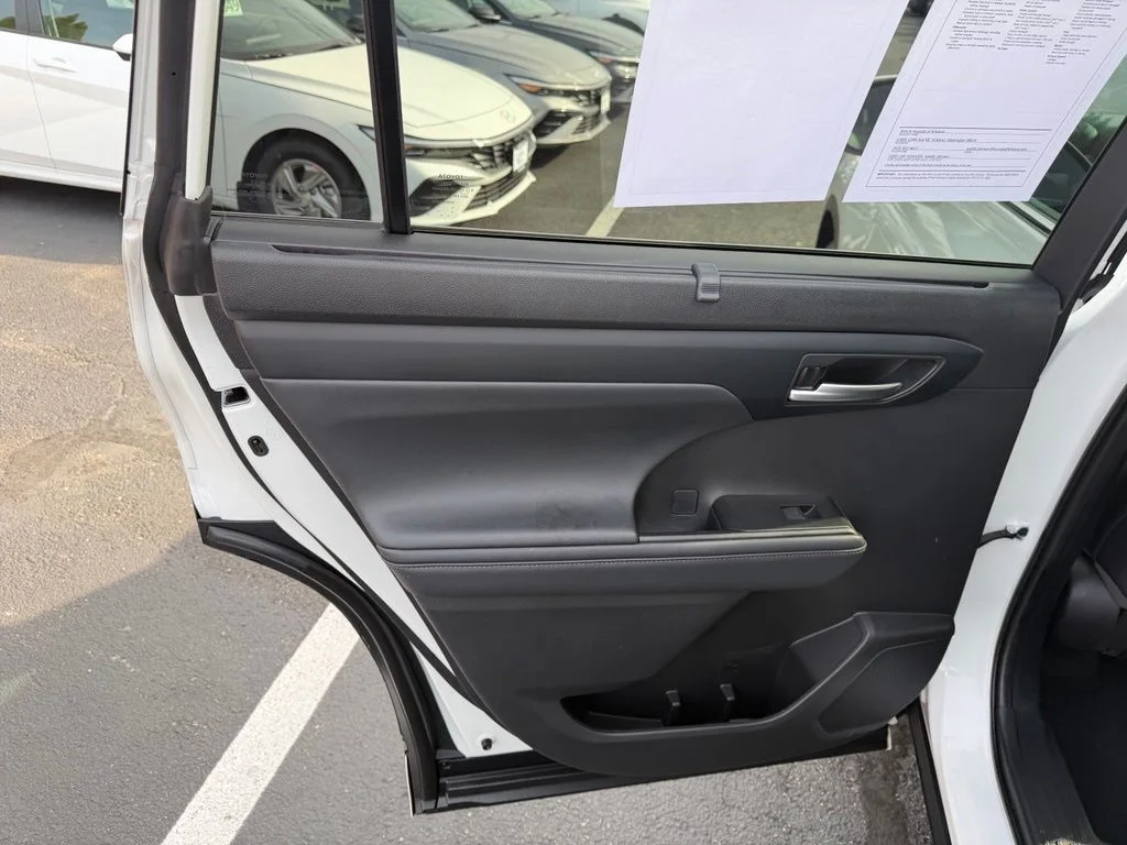 Used 2021 Blizzard Pearl Toyota XLE image 14