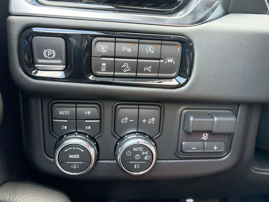 2026 GMC Yukon XL Denali - Photo 22