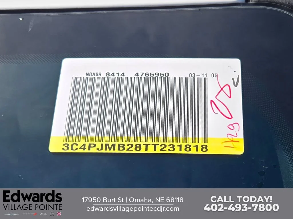 New 2026 Bright White Clear-Coat Exterior Paint Jeep Limited image 29