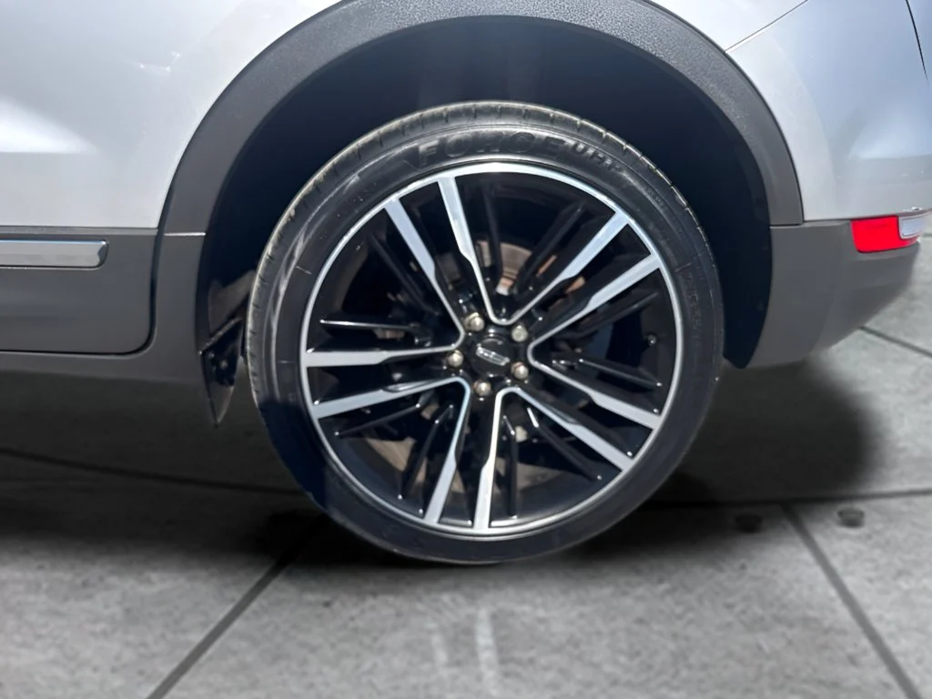Used 2018 Silver Lincoln Reserve image 29