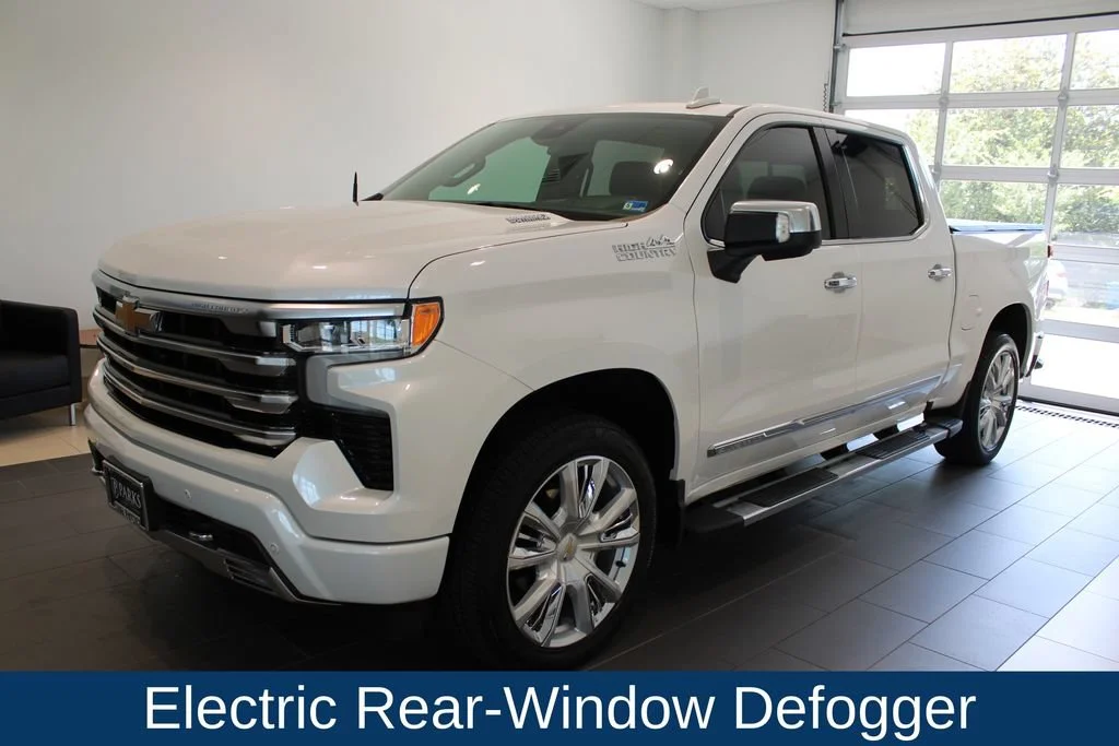 Used 2024 Iridescent Pearl Tricoat Chevrolet High Country image 13