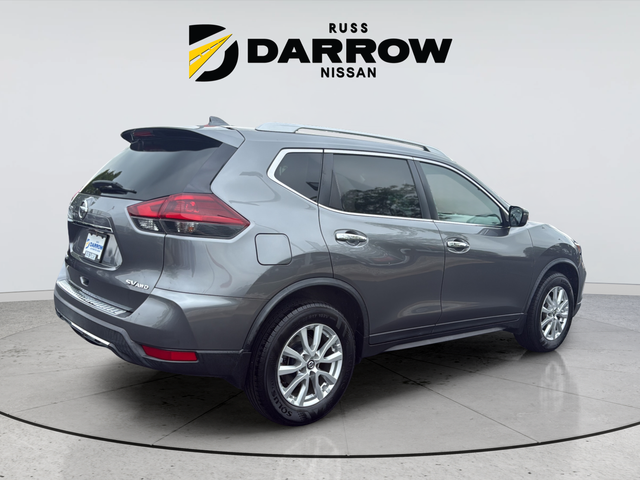 Used 2018 Gray Nissan SV image 5