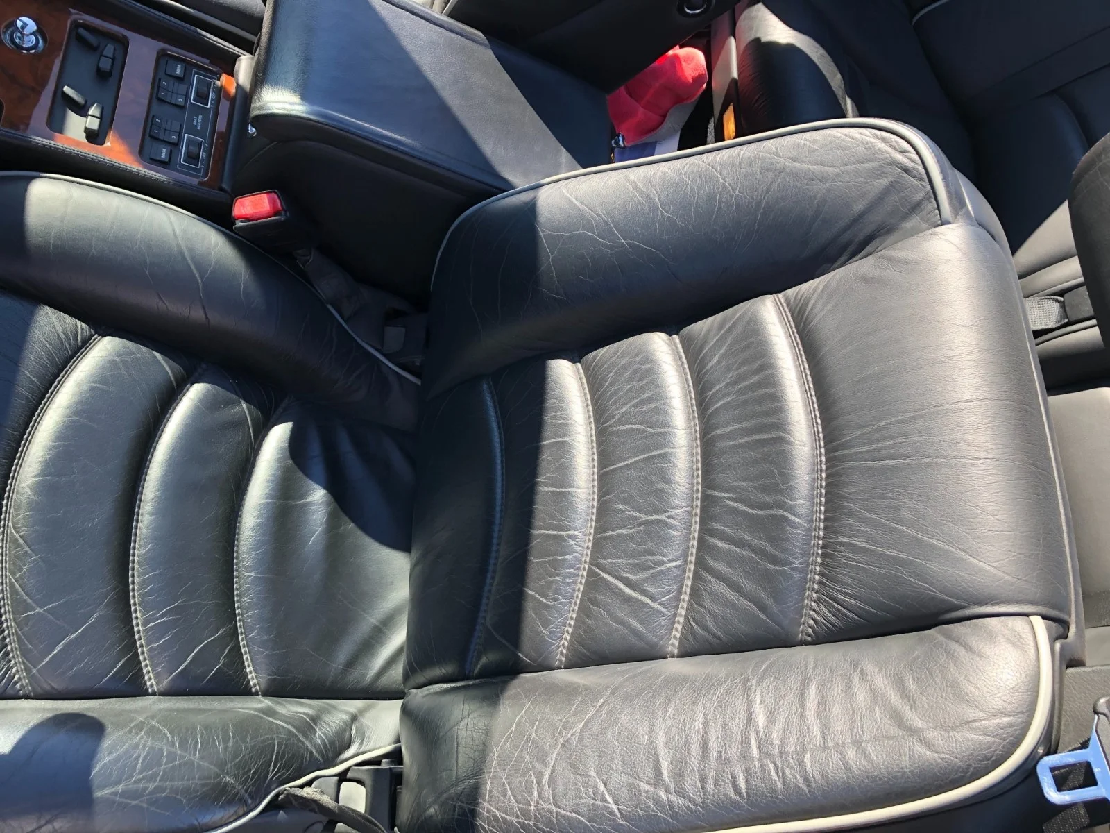 Used 2002 Silver Bentley  image 25